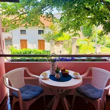 Beautiful With Balcony Apartament *